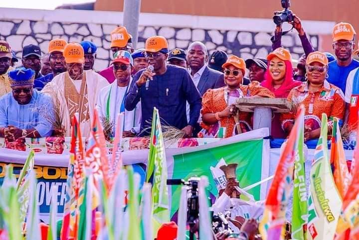 Aregbesola absent as Sanwo-Olu, Ganduje drum support for Oyetola