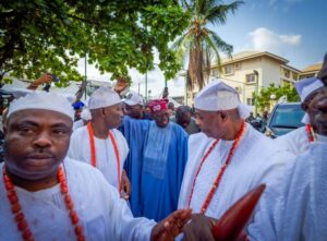 Tinubu visits Oba of Lagos 