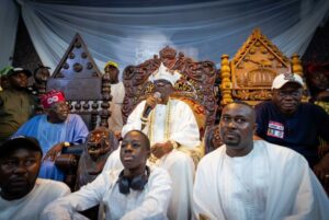 Tinubu visits Oba of Lagos 